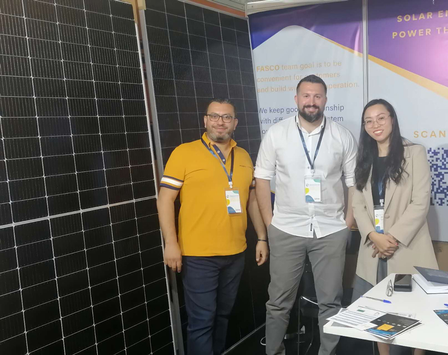 Restar Solar was interviewed by Xinhua News Agency at the Middle East Clean Energy Exhibition